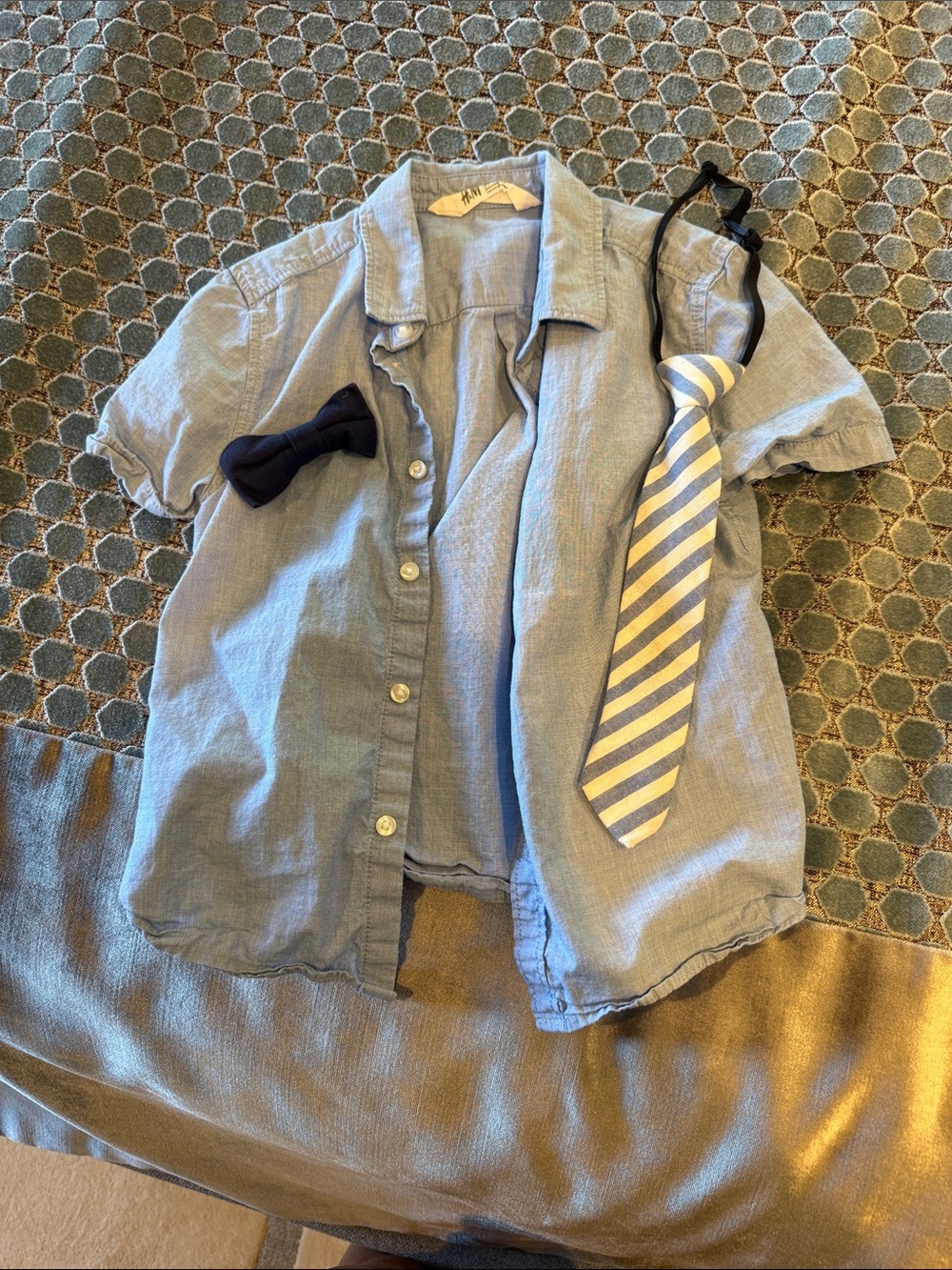 H&M Light Blue Button-Up Shirt